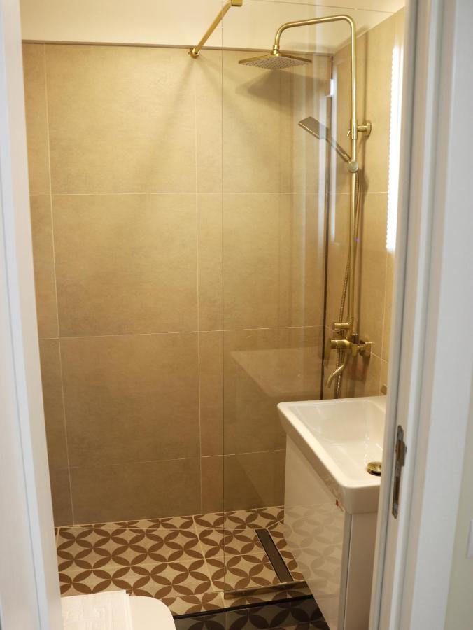 Mina City Center Apartment Amzei Бухарест Экстерьер фото